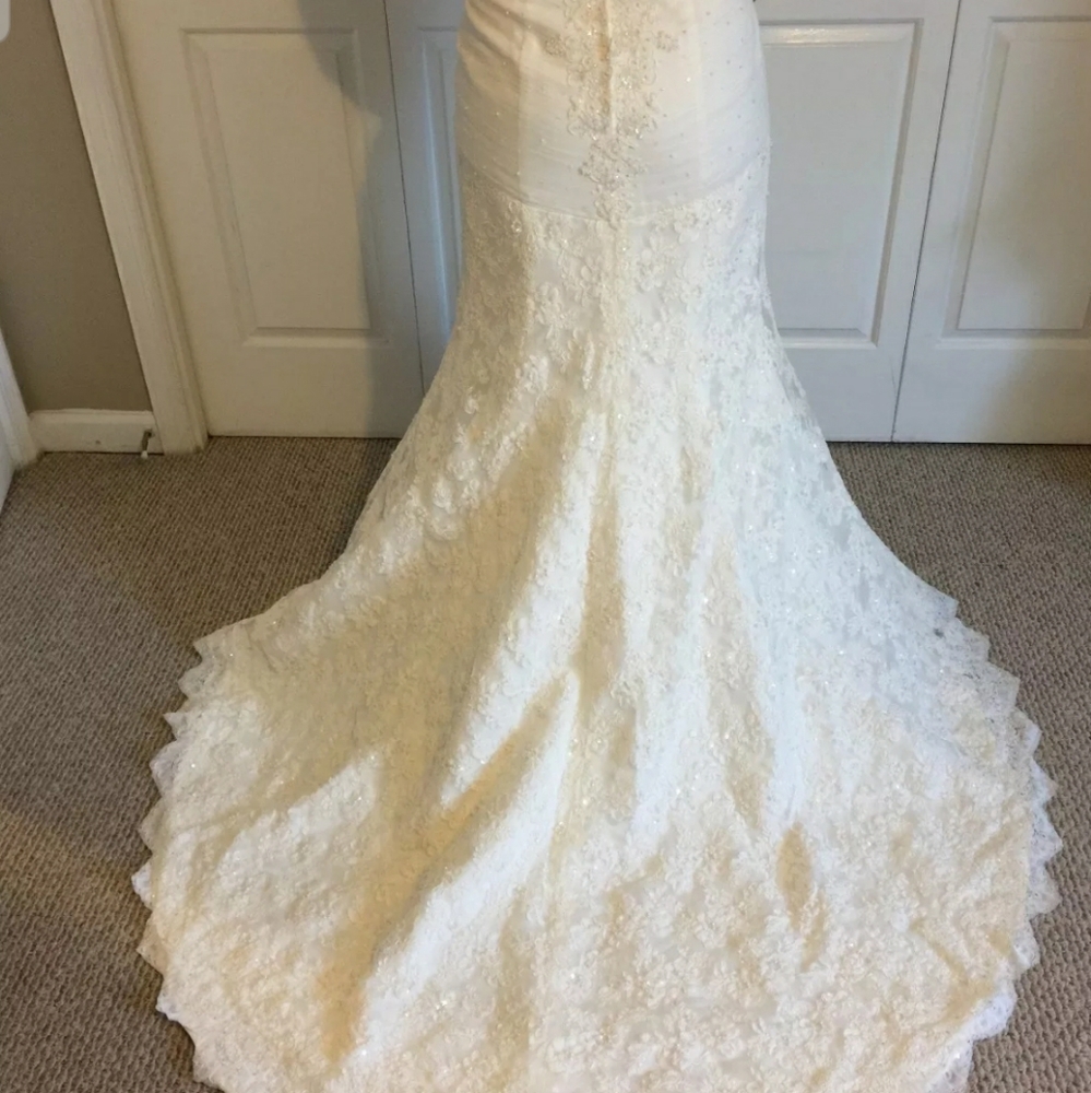 Wedding dress